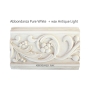 Abbondanza Antiquing Wax Light auf Kreidefarbe Pure White